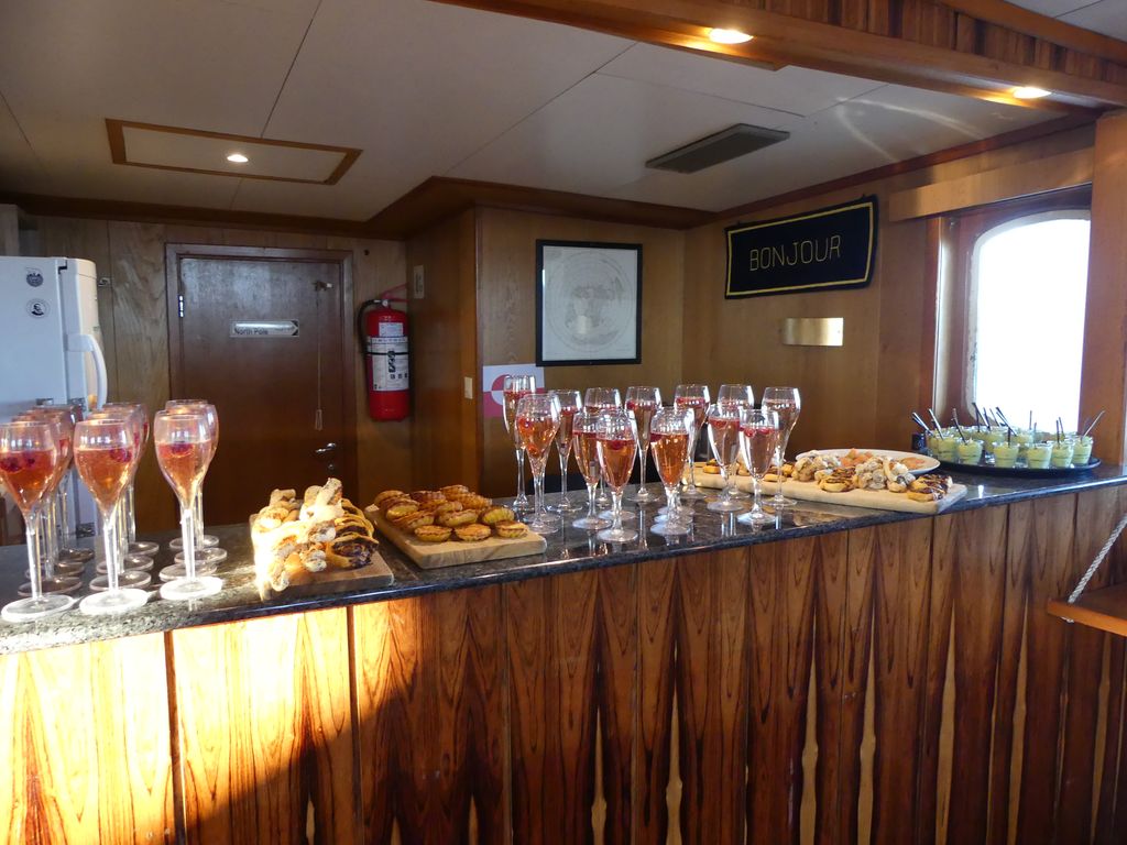 buffet restaurant bateau